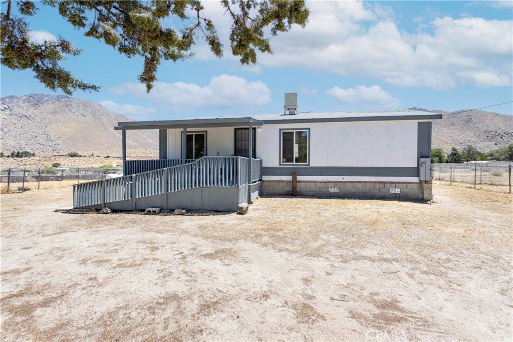 Image 4 of property listing at 4362 Cottonwood Lane, Weldon, CA 93283