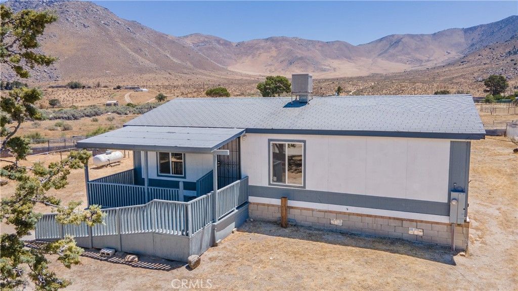 Image 6 of property listing at 4362 Cottonwood Lane, Weldon, CA 93283