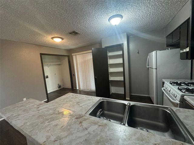 4910 Pepper LN D, Austin, TX 78744