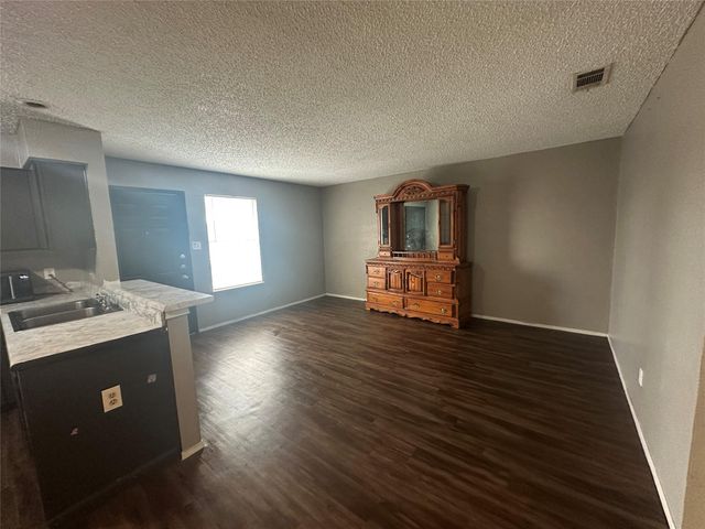 4910 Pepper LN D, Austin, TX 78744