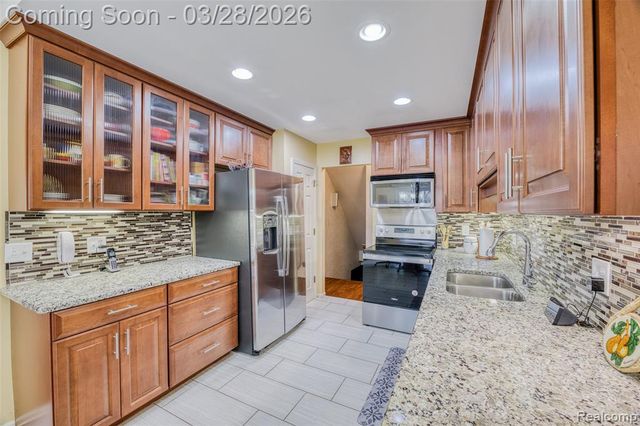 36567 Martel Court, Farmington Hills, MI 48335