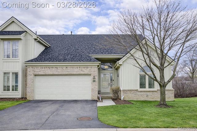 36567 Martel Court, Farmington Hills, MI 48335
