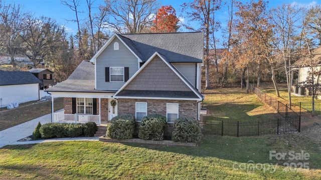 312 Oak Knoll, Hildebran, NC 28637