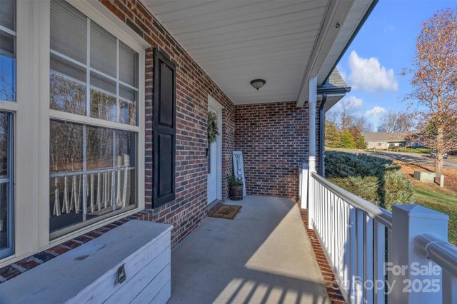 312 Oak Knoll, Hildebran, NC 28637