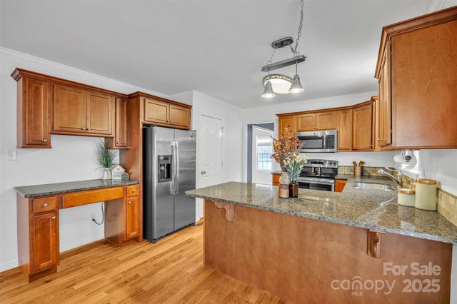 312 Oak Knoll, Hildebran, NC 28637