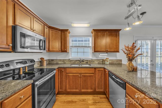 312 Oak Knoll, Hildebran, NC 28637