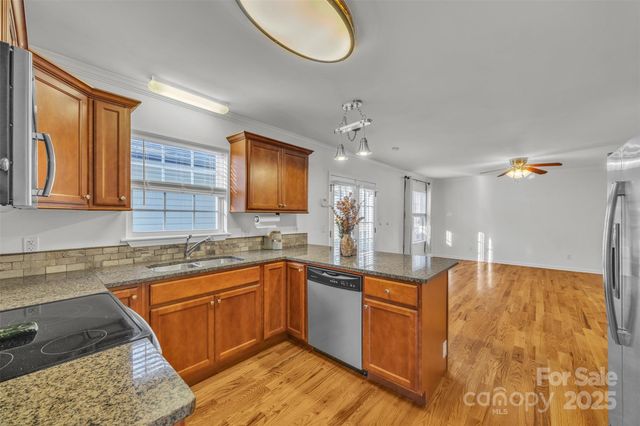 312 Oak Knoll, Hildebran, NC 28637