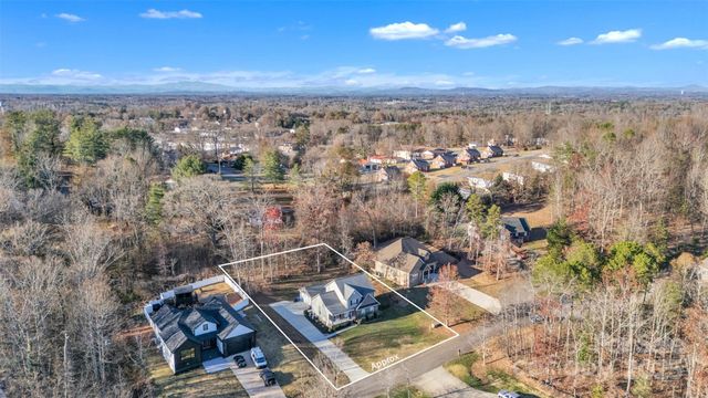 312 Oak Knoll, Hildebran, NC 28637