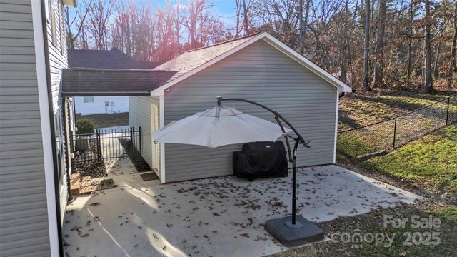 312 Oak Knoll, Hildebran, NC 28637