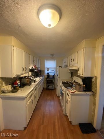 9905 Nelson Avenue, Cleveland, OH 44105