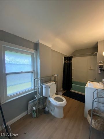 9905 Nelson Avenue, Cleveland, OH 44105