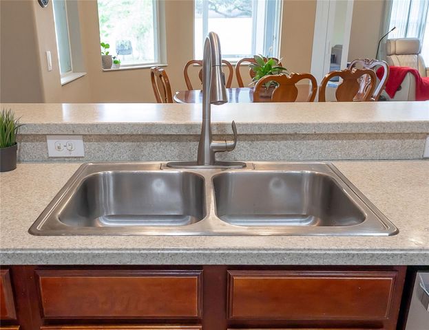 307 CARRIAGE OAK PL, Seffner, FL 33584