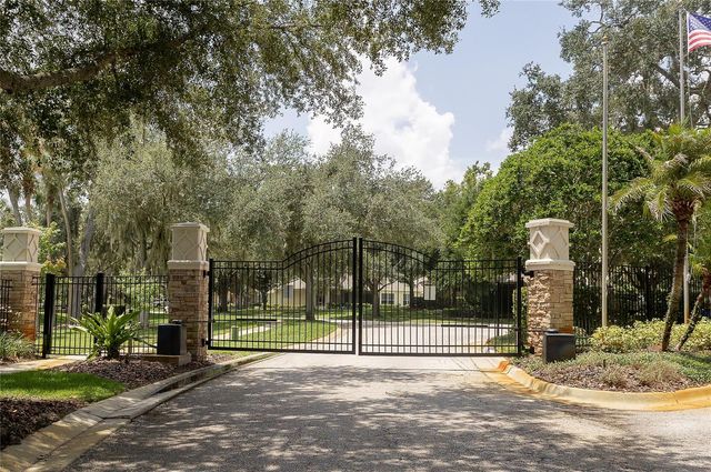 307 CARRIAGE OAK PL, Seffner, FL 33584