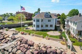 33 Pines Rd, Revere, MA 02151