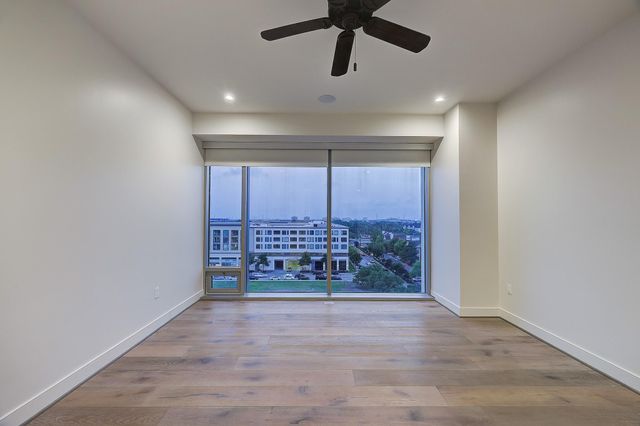 2047 Westcreek Lane 807, Houston, TX 77027