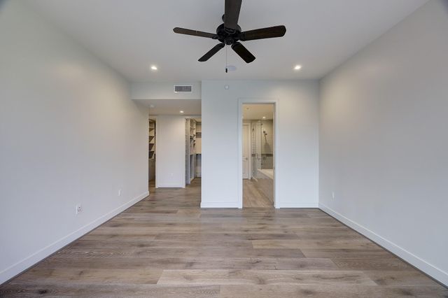 2047 Westcreek Lane 807, Houston, TX 77027