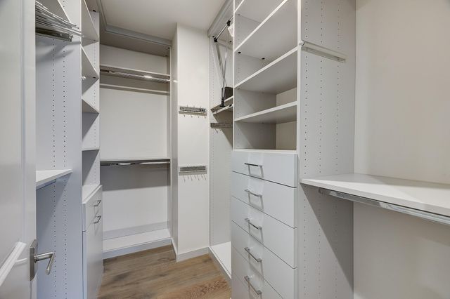 2047 Westcreek Lane 807, Houston, TX 77027