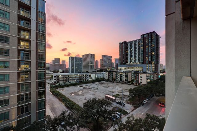 2047 Westcreek Lane 807, Houston, TX 77027