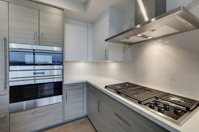 2047 Westcreek Lane 807, Houston, TX 77027