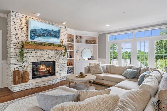 6026 GC Crow Road, Flowery Branch, GA 30542