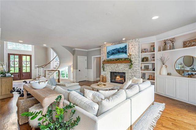 6026 GC Crow Road, Flowery Branch, GA 30542