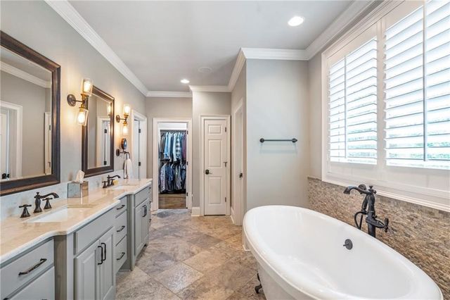 6026 GC Crow Road, Flowery Branch, GA 30542