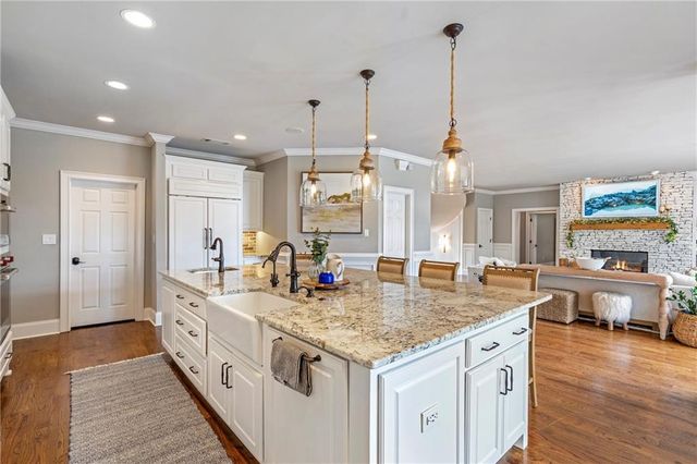 6026 GC Crow Road, Flowery Branch, GA 30542