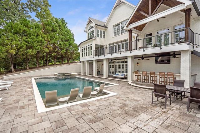 6026 GC Crow Road, Flowery Branch, GA 30542