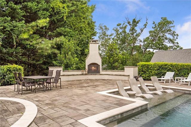 6026 GC Crow Road, Flowery Branch, GA 30542