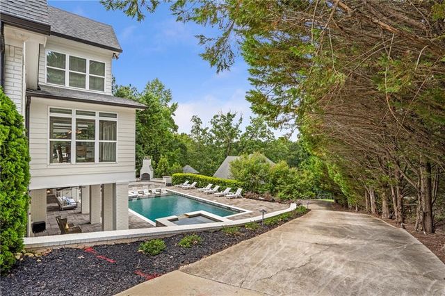 6026 GC Crow Road, Flowery Branch, GA 30542