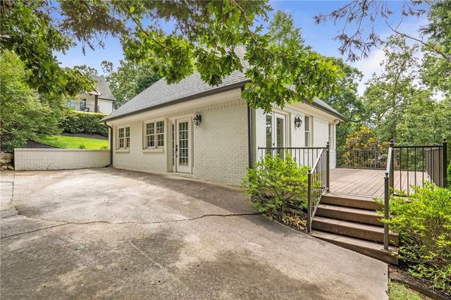 6026 GC Crow Road, Flowery Branch, GA 30542