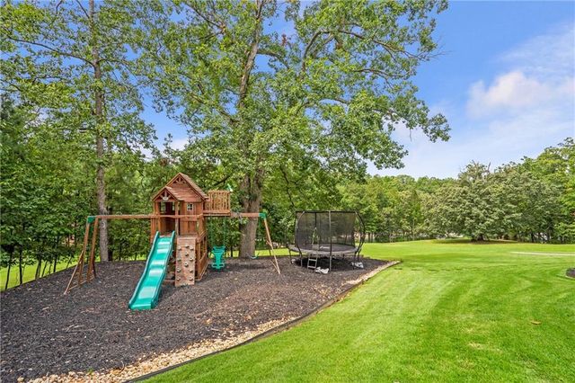 6026 GC Crow Road, Flowery Branch, GA 30542