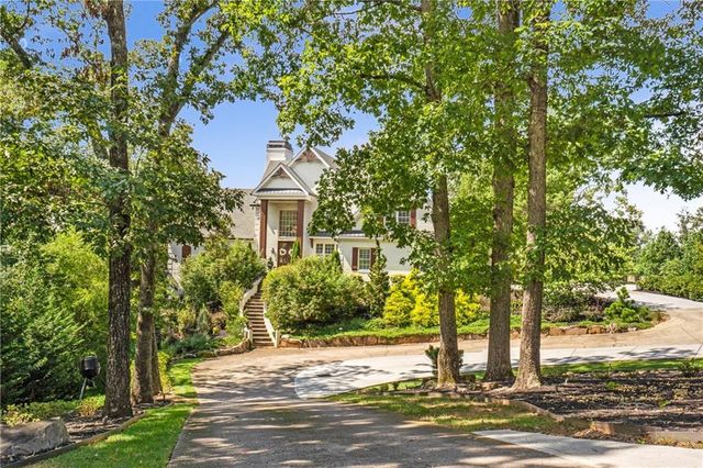 6026 GC Crow Road, Flowery Branch, GA 30542