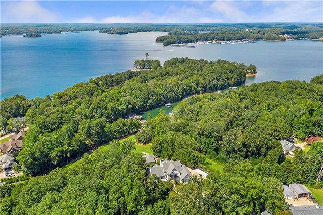 6026 GC Crow Road, Flowery Branch, GA 30542