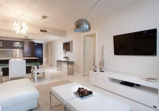 200 Biscayne Boulevard Way 3209, Miami, FL 33131