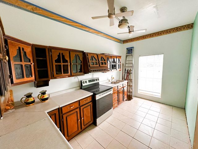 638 Kelly Lane, Angleton, TX 77515