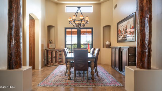 7841 E MCDOWELL Road E, Mesa, AZ 85207