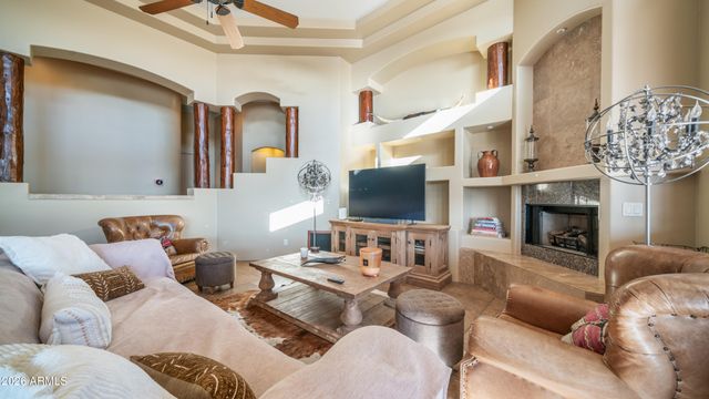 7841 E MCDOWELL Road E, Mesa, AZ 85207