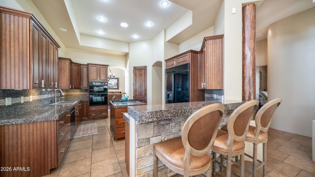 7841 E MCDOWELL Road E, Mesa, AZ 85207