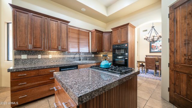 7841 E MCDOWELL Road E, Mesa, AZ 85207