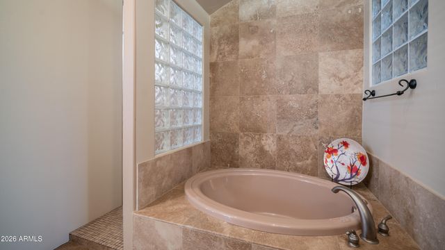 7841 E MCDOWELL Road E, Mesa, AZ 85207