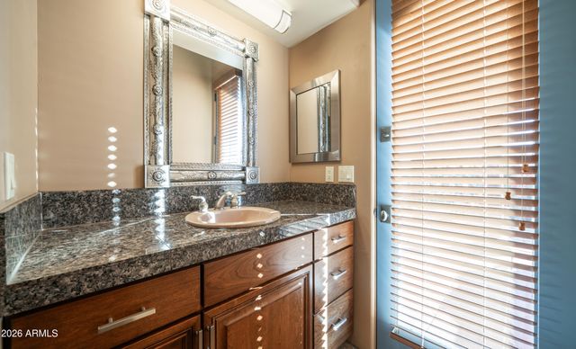 7841 E MCDOWELL Road E, Mesa, AZ 85207