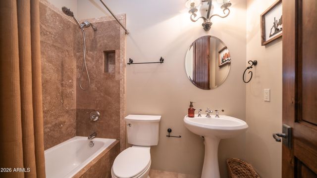 7841 E MCDOWELL Road E, Mesa, AZ 85207