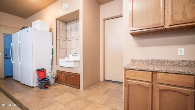 7841 E MCDOWELL Road E, Mesa, AZ 85207