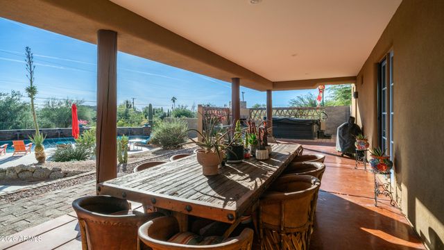 7841 E MCDOWELL Road E, Mesa, AZ 85207