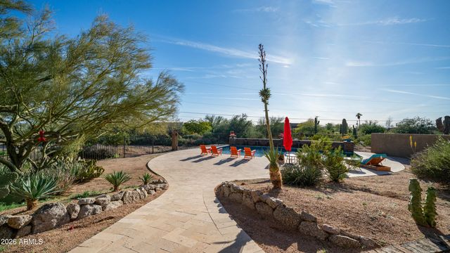 7841 E MCDOWELL Road E, Mesa, AZ 85207