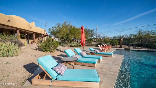 7841 E MCDOWELL Road E, Mesa, AZ 85207