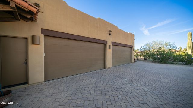 7841 E MCDOWELL Road E, Mesa, AZ 85207