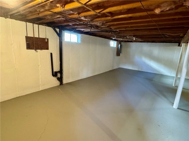 135 Rounds Avenue, East Providence, RI 02915