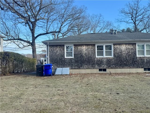 135 Rounds Avenue, East Providence, RI 02915